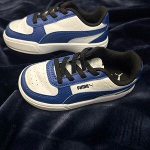 Puma Kids Sneakers in Blue and White